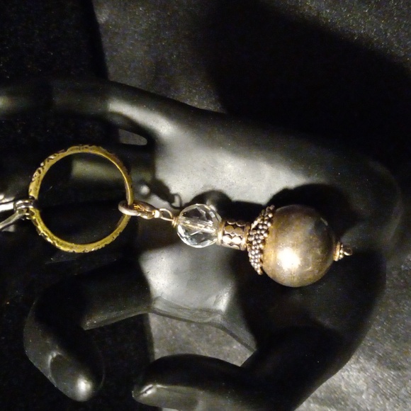 Industrial style oval link chain with pendant. Eye catching piece - Picture 2 of 5